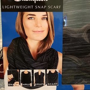 Champion One Size Lightweight Snap Women's Scarf